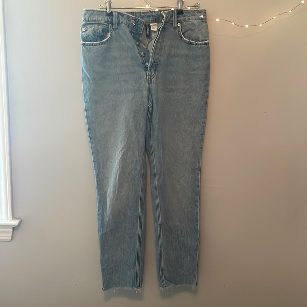 H&M DIVIDED Light Wash Straight Leg Jeans (Size 6)